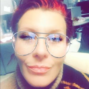 Meet your Posher, Marilynn